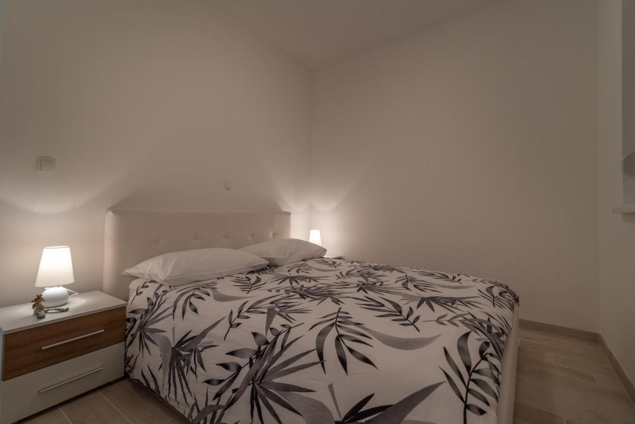 Apartman Pjer Trogir Exteriör bild